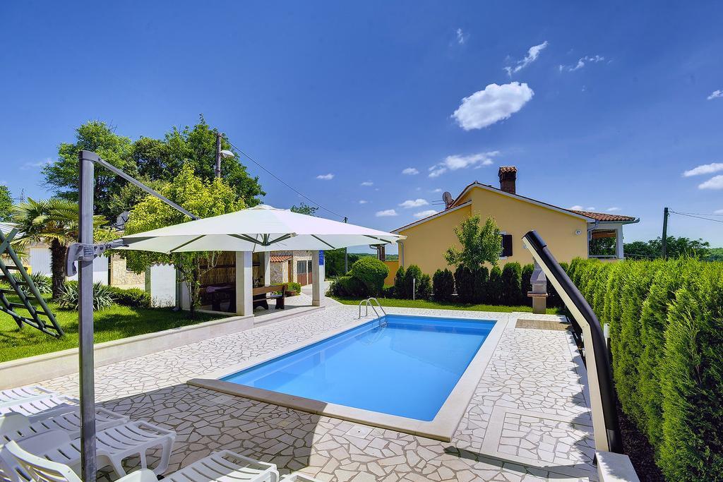 Villa Semy Pazin Exterior foto